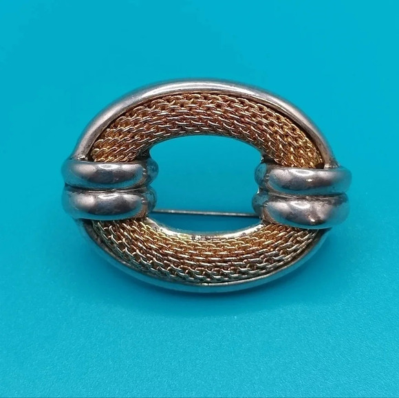 Vintage Silver Gold Tone Mesh Oval Fashion Statement Brooch Pin 1 1/2" - Picture 1 of 6